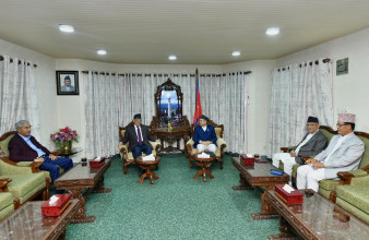 बानेश्वरमा संसद् अवरुद्ध, बालुवाटारमा वार्ता